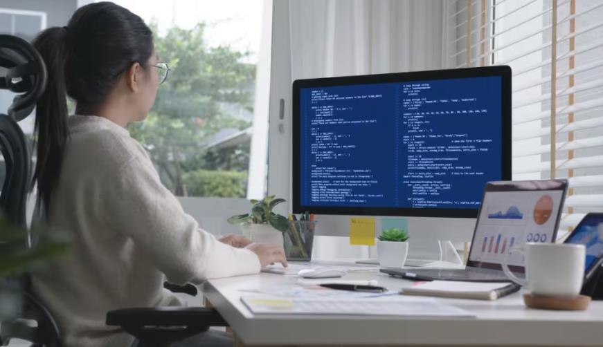 湾里区企业数字化解决方案:机器学习赋能商业模式升级的核心路径